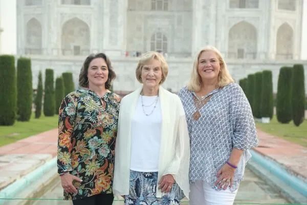 Taj Mahal Sunrise and Agra Fort Tour by Private Car